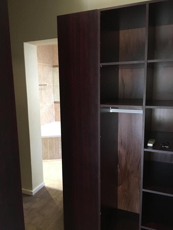 To Let 3 Bedroom Property for Rent in Uitzicht Western Cape